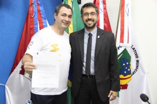 Felipe Schmidt indica moção para professor Régis da Associação Pró-Judô