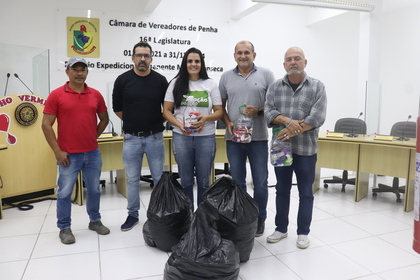 Adote Penha recebe doações da campanha TamPet