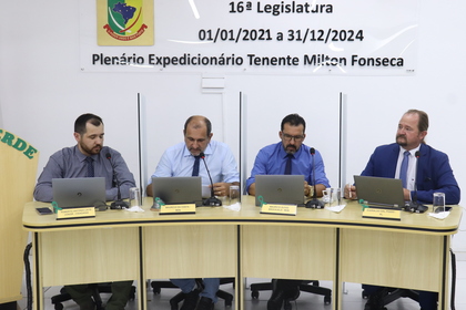 Legislativo Penhense aprova dois projetos em reunião extraordinária