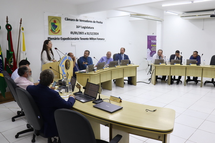 Moradora apresenta projeto sobre endometriose na Câmara de Penha