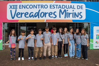 Vereadores mirins de Penha participam de encontro estadual