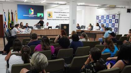 Câmara de Penha reúne cerca de 100 pessoas em audiência pública sobre educação especial